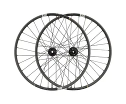 Kiekkosetti Crankbrothers 275" Synthesis DH11 kplandard 9/10/11 Speed SRAM/Shimano 6-pultti 20x110/12x157mm Carbon TLR musta