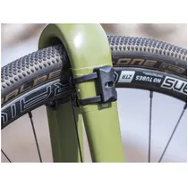 Old Man Mountain Pucks And Clamps Kit Road/Gravel/Cross Black
