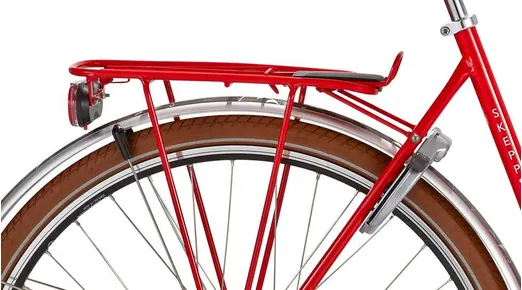 Utrustad med pakethållare, stänkskärmar och belysning