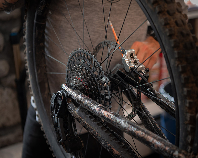 Detaljbild på cykelhjul